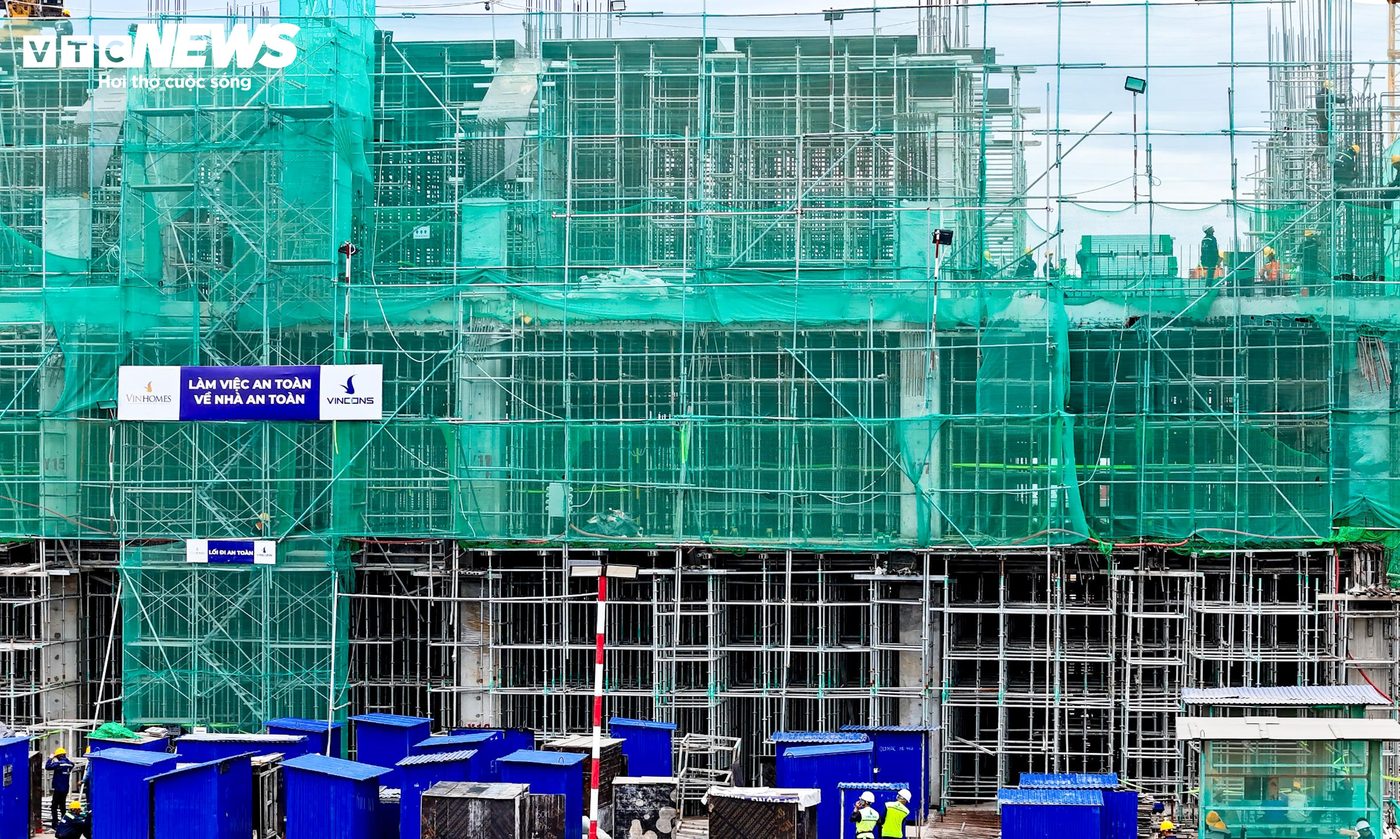 Nghệ thuật công cộng quanh sân vận động